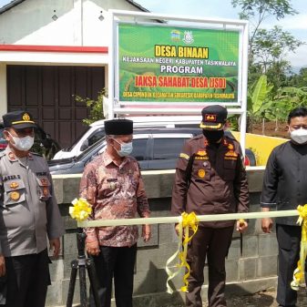 Kapolsek Sukaresik Hadiri Kegiatan Peresmian Desa Binaan Kejaksaan Kabupaten Tasikmalaya