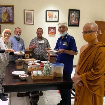 Jamuan Makan Malam Ala Sufi Banthe Dammasubho Mahathera Bersama GMRI