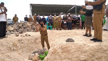 Pemprov Bantu Rp 2,5M, Wakil Bupati Sabu Raijua Letak Batu Aula GMIT