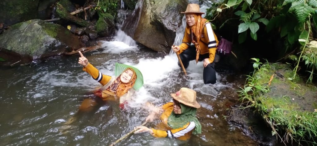 Prawita GENPPARI, Susur Sungai dan Hutan, Nikmati Eksotisme Curug Panutuh