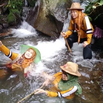 Prawita GENPPARI, Susur Sungai dan Hutan, Nikmati Eksotisme Curug Panutuh
