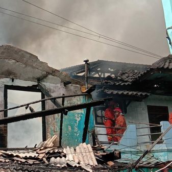 Kebakaran Tiga RT di Kelurahan Kebon Bawang, Ratusan Keluarga Kehilangan Tempat Tinggal