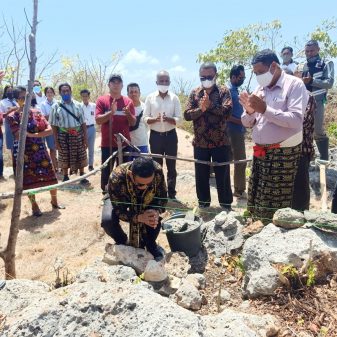 Wakil Bupati Sabu Raijua Peletakkan Batu Pertama Pembangunan SMA Adven Sabu Timur