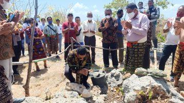 Wakil Bupati Sabu Raijua Peletakkan Batu Pertama Pembangunan SMA Adven Sabu Timur