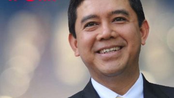 Pertama Kali Dalam Sejarah Prof. Yuddy Chrisnandi Meraih Ambassador Award 2021 di Ukraina