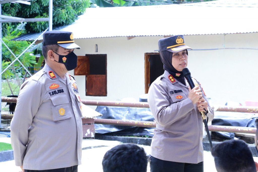 Kunjungan Kerja Ibu Kapolres Optimalisasi Pelaksanaan Vaksin Di Wilayah Hukum Polsek Wahai