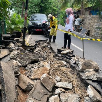 Perbaikan Jalan Ambles Cikijang Akan Selesai Dalam Dua Hari
