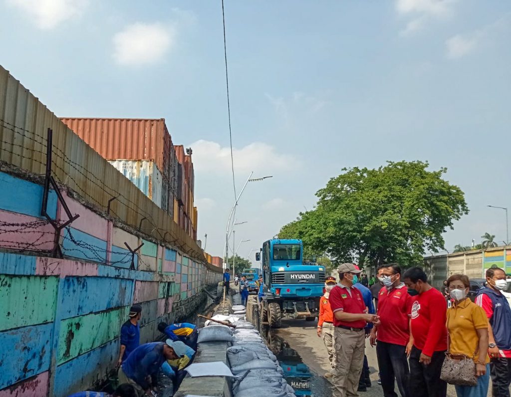 Atasi Genangan, Kecamatan Tanjung Priok Maksimalkan Gerebek Lumpur
