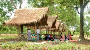 Taman Rakyat Hutan Stappel Didesa Polokerep Ramai Dikunjungi Warga