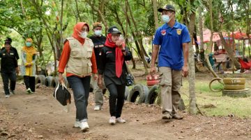 Disbudpar Indramayu Kunjungi Taman Rakyat Hutan Stappel Didesa Plosokerep