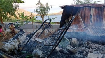 Solor Barat Flotim : Sebuah Rumah Warga Ludes Terbakar, Butuh Sentuhan Kasih