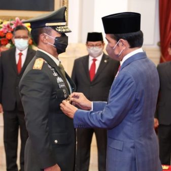 Presiden RI Ir. H. Joko Widodo melantik Jenderal TNI Andika Perkasa sebagai Panglima TNI