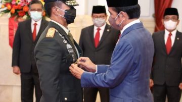 Presiden RI Ir. H. Joko Widodo melantik Jenderal TNI Andika Perkasa sebagai Panglima TNI