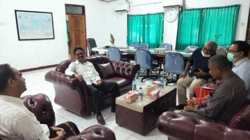 BPBD Sabu Raijua Serah Data Rumah Korban Seroja Ke BPBD NTT