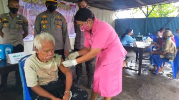 Tingkatkan Vaksinasi, Gebrakan Kapolres Ngada Abilio Libatkan Bhayangkari