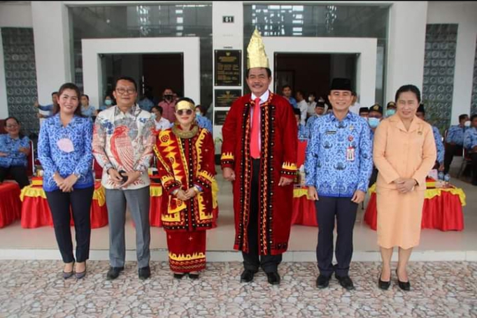 Launching Batik dan Pakian Adat Daerah KAB. Nias Barat