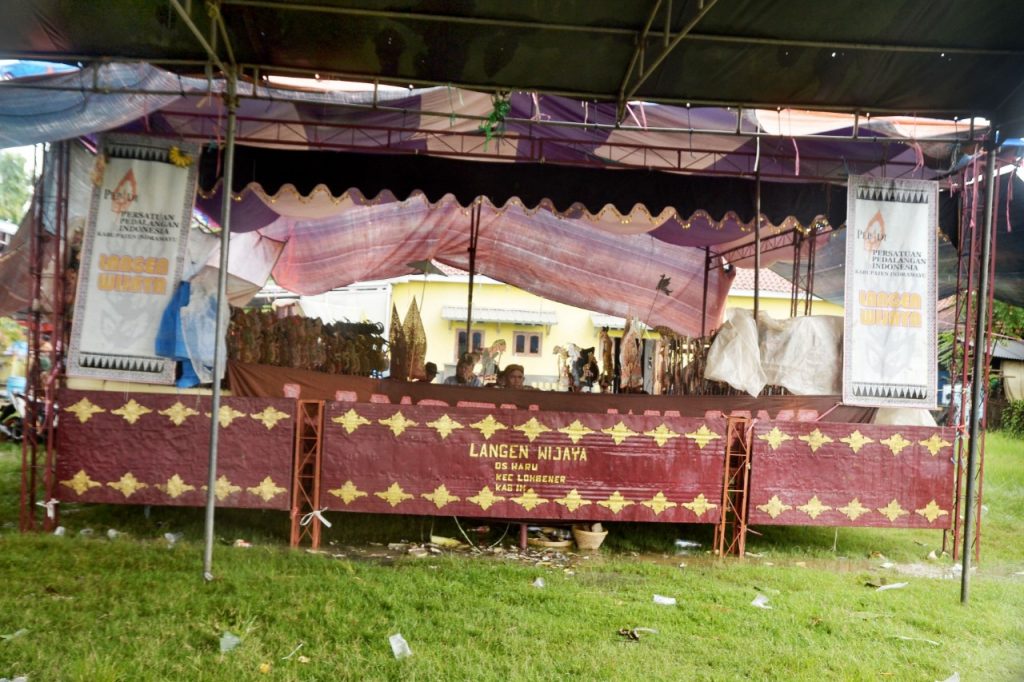 Pertunjukan Wayang Kulit Dalam Konteks Ritual Sedekah Bumi Di Desa Lelea