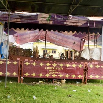 Pertunjukan Wayang Kulit Dalam Konteks Ritual Sedekah Bumi Di Desa Lelea