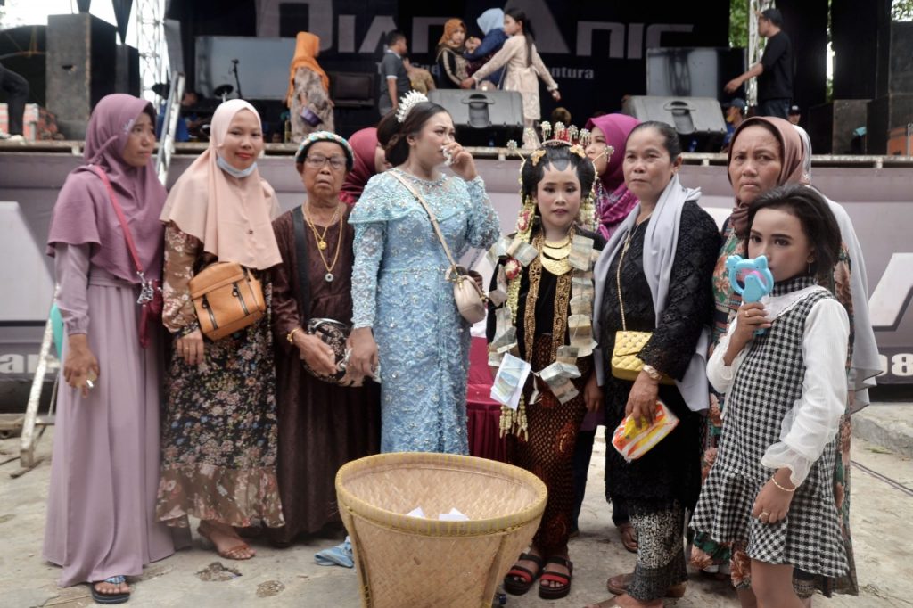 Tradisi Rasulan Di Desa Sukasari Kearifan Masyarakat Lokal Indramayu