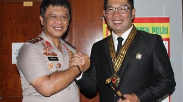 Sejarah Singkat Sosok Anton Charliyan,Tokoh Budayawan Sunda