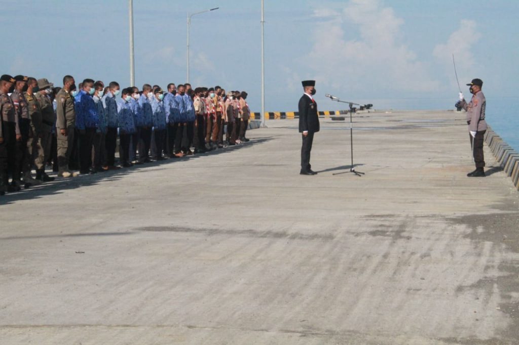 Peringatan Hari Pahlawan, Wakil Bupati Sabu Raijua Pimpin Acara Tabur Bunga