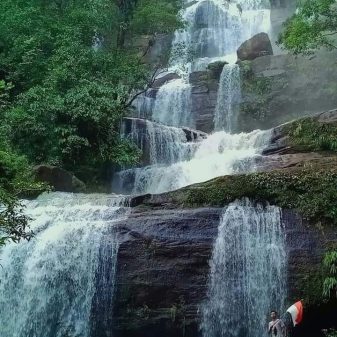 Pesona Alam Air Terjun Bedawan