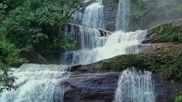 Pesona Alam Air Terjun Bedawan