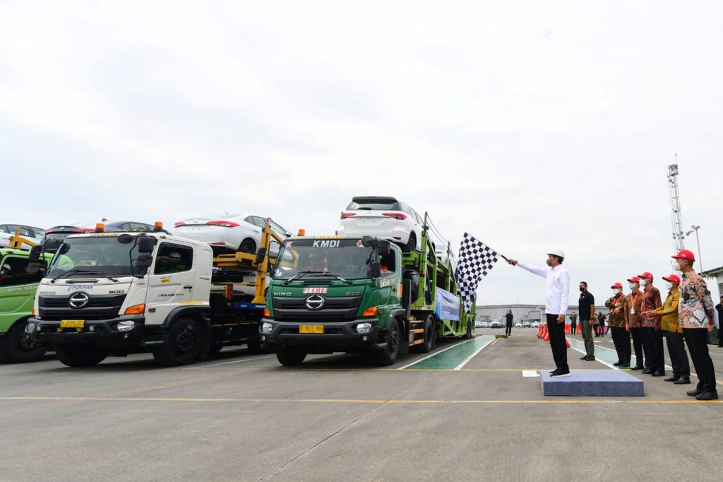 Presiden Jokowi Lepas Ekspor Perdana Fortuner ke Australia