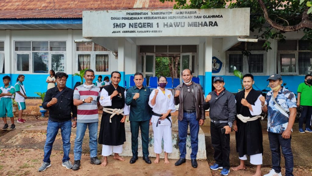 Resmikan Dojo SMPN I Hawu Mehara, Ini Kata Wakil Bupati