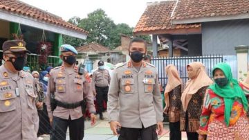 Wakapolresta Bandung Hadiri Vaksinasi Serentak di SD Giriharja, Baleendah