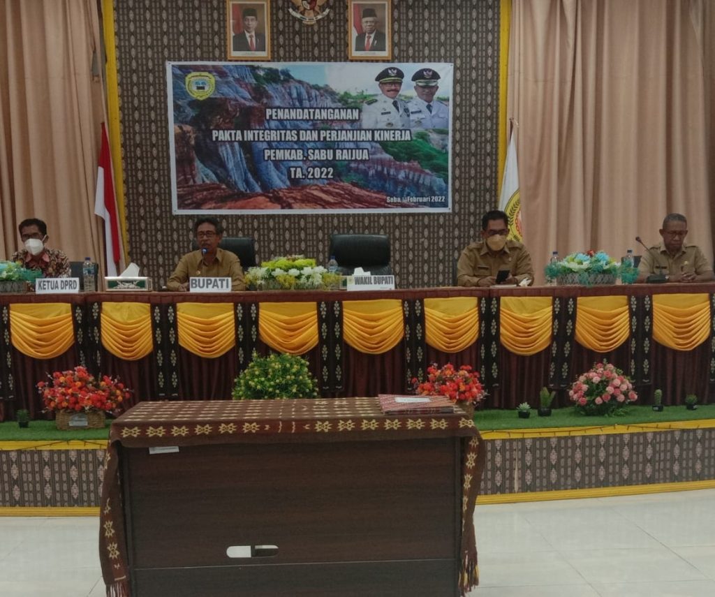 Lakukan Penandatangan Fakta Integritas dan Perjanjian Kinerja, Ini Harapan Bupati Sabu Raijua