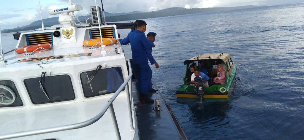 Gelar Patroli dan Swiping Polairud Polda Maluku di Perairan Pulau Haruku