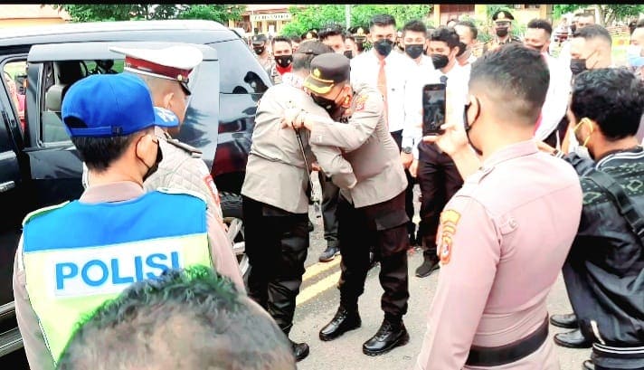 Serah Terima, Ini Pesan Perdana Kapolres Nagekeo Yang Baru