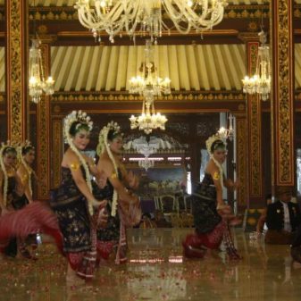 Tari Sakral Bedhaya Ketawang Tarian Langit, Karaton Surakarta