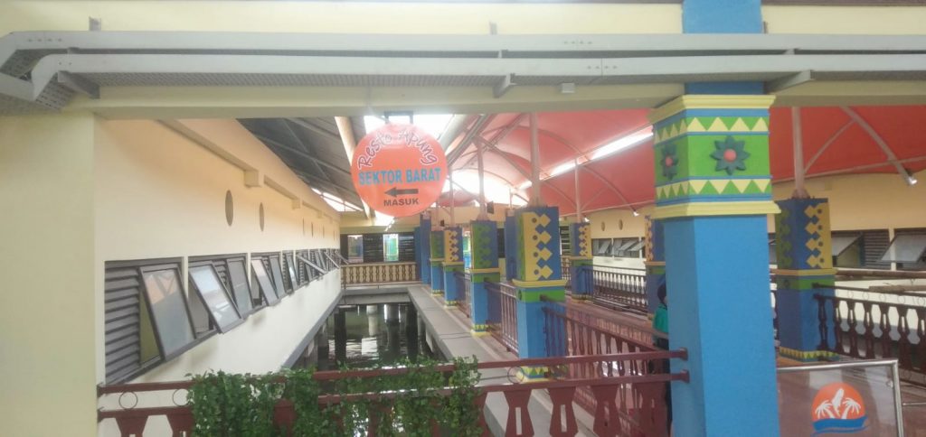 Resto Apung Berkonsep Betawi Beroperasi di Muara Angke