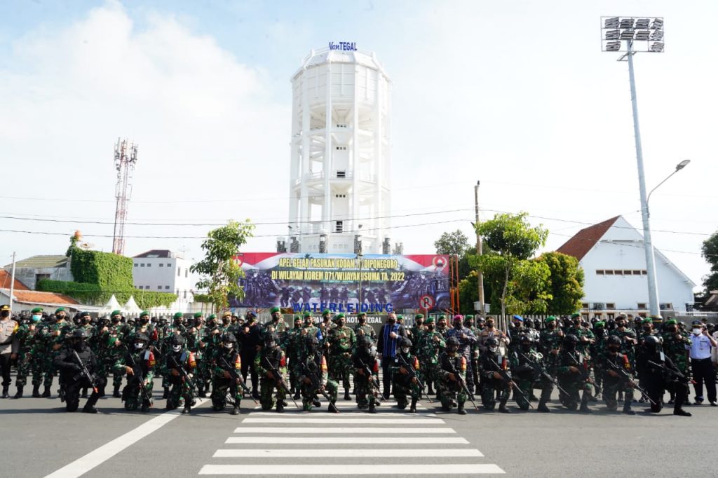 Antisipasi Perkembangan Situasi, Satuan Jajaran Kodam IV/Diponegoro diwilayah Korem 071/Wijayakusuma Gelar Latpur Kota
