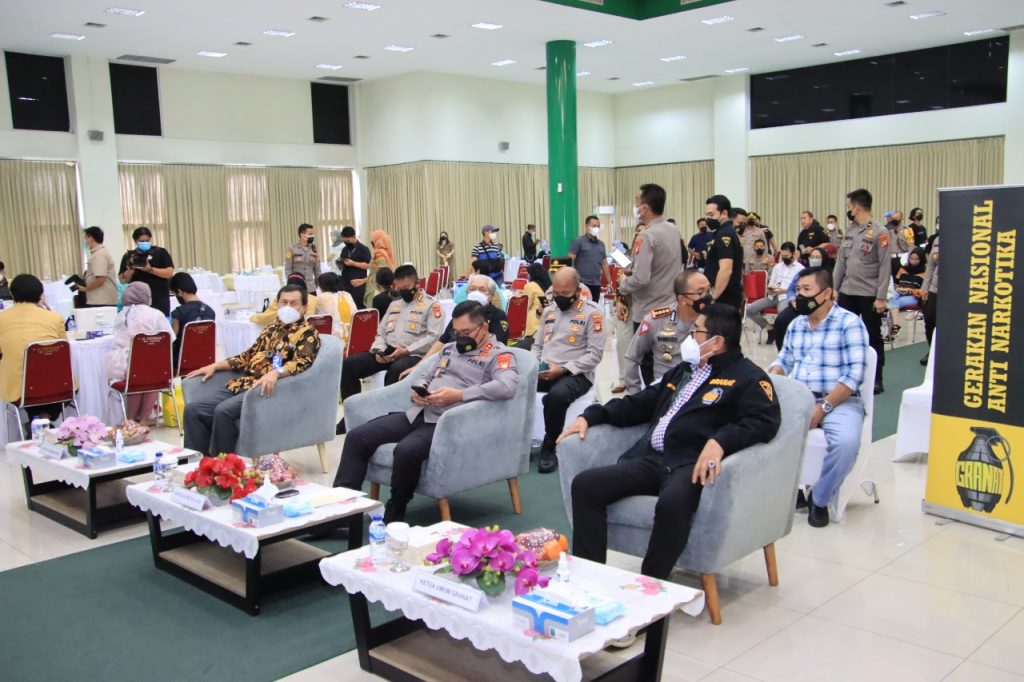 Percepatan Vaksinasi Jelang Ramadhan, Kapolda Metro Jaya Meninjau Vaksinasi Massal di Kampus Ubhara Jaya Kota Bekasi