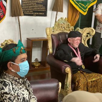 Prof. Yuddy Chrisnandi Diangkat Sebagai Dewan Kehormatan Kraton Sumedang Larang