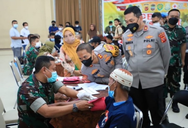 Wakapolda Jabar Tinjau Kegiatan Gerai Vaksinasi dI Kabupaten Ciamis