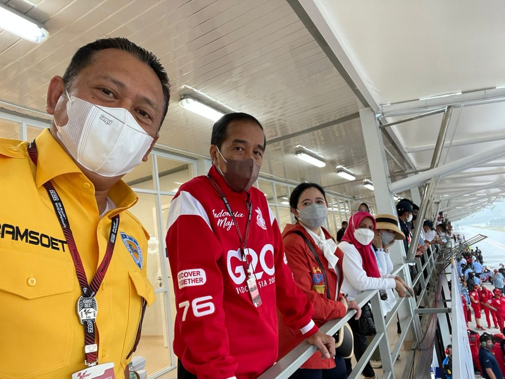 Bamsoet Apresiasi Trofi MotoGP Mandalika Karya Tuksedo Studio Bali