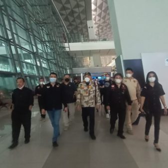 Calon Ketua LMI DPW JAKARTA Dolfy Lalenoh Sambut kedatangan Hanni Pantouw (ketua Umum LMI)