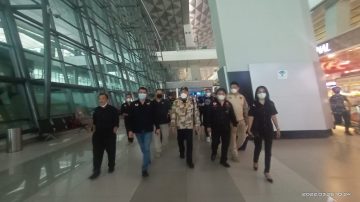 Calon Ketua LMI DPW JAKARTA Dolfy Lalenoh Sambut kedatangan Hanni Pantouw (ketua Umum LMI)