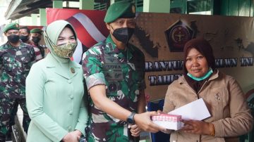 Danrem 071/Wijayakusuma Serahkan Bantuan Tunai BTPKLWN Dari Pemerintah