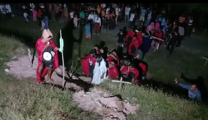 Refleksi Jumad Agung, GMIT Siloam Lobohede Lakukan Jalan Salib