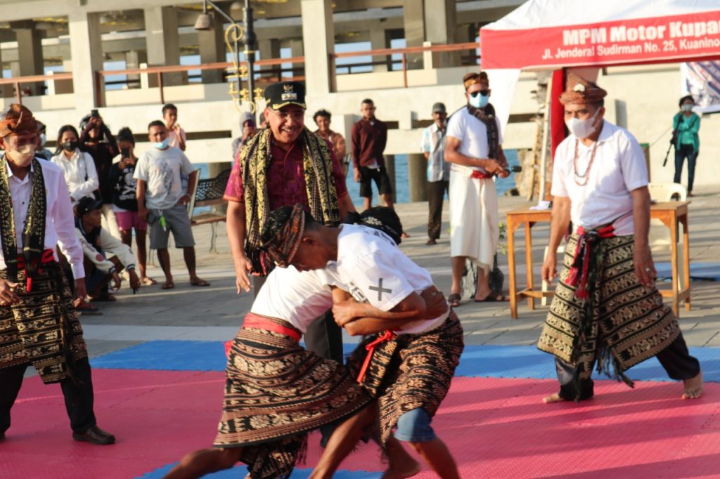 Buka Festival Peluru Hawu, Ini Pesan Jeriko