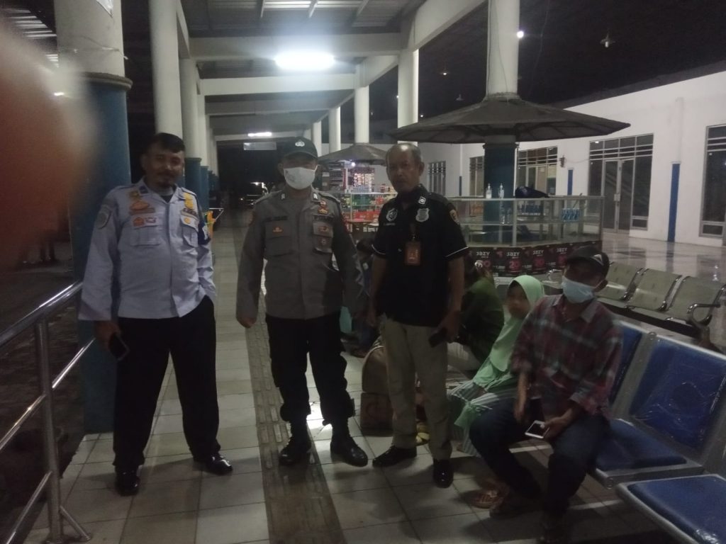 Pos Pelayanan Terminal Type A Indihiang, Pantau Penumpang Dalam Rangka Operasi Ketupat Lodaya 2022