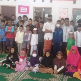 Pemdes Sumbermulya Berbagi, Santuni Anak Yatim dan Guru Ngaji