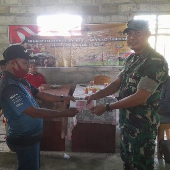 Kodim 1625 Salurkan BLT Minyak Goreng Di Golewa Selatan