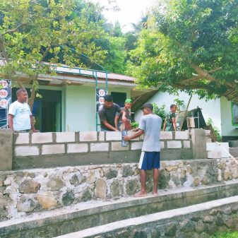 Gotong Royong Koramil Boawae Dan Warga Benahi Kawasan Tinggal