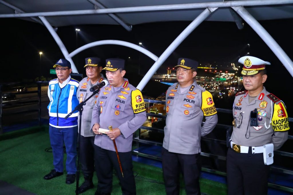 Kapolri Pantau Arus Balik Tol Cikatama, One Way Berpotensi Diperpanjang